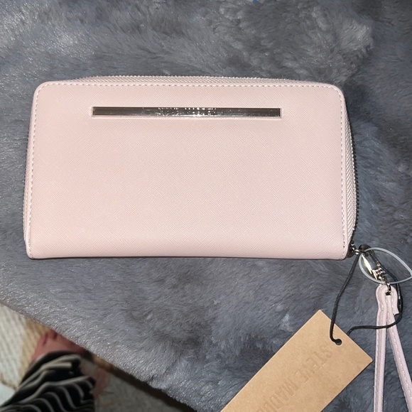 Steve Madden Handbags - New with tags Steve Madden wallet